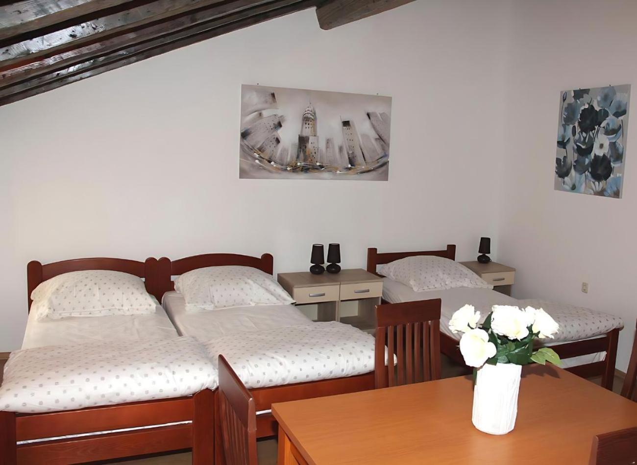 Sunny Rooms And Suites 希贝尼克 外观 照片