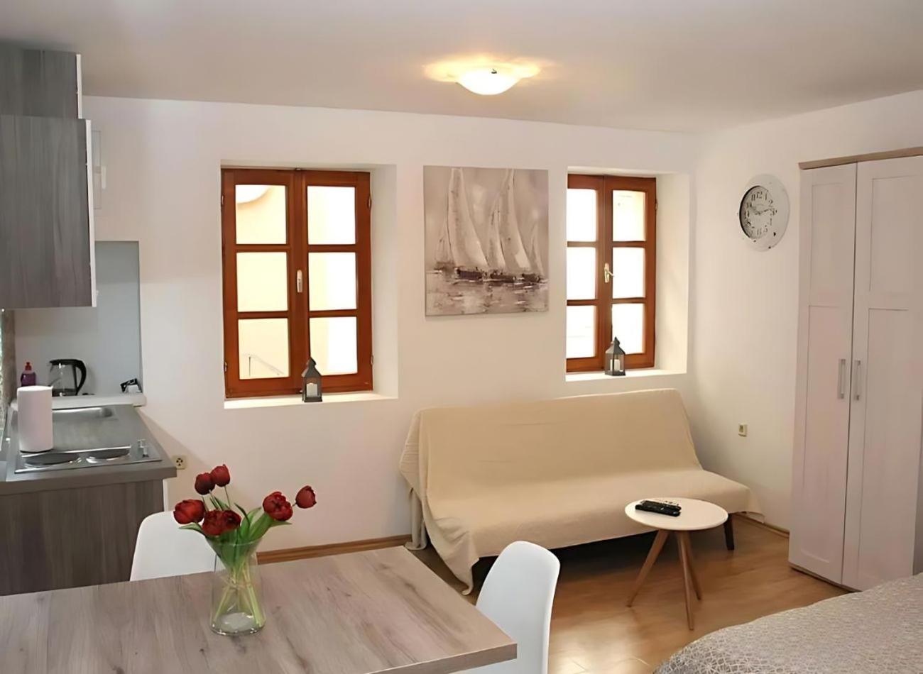 Sunny Rooms And Suites 希贝尼克 外观 照片