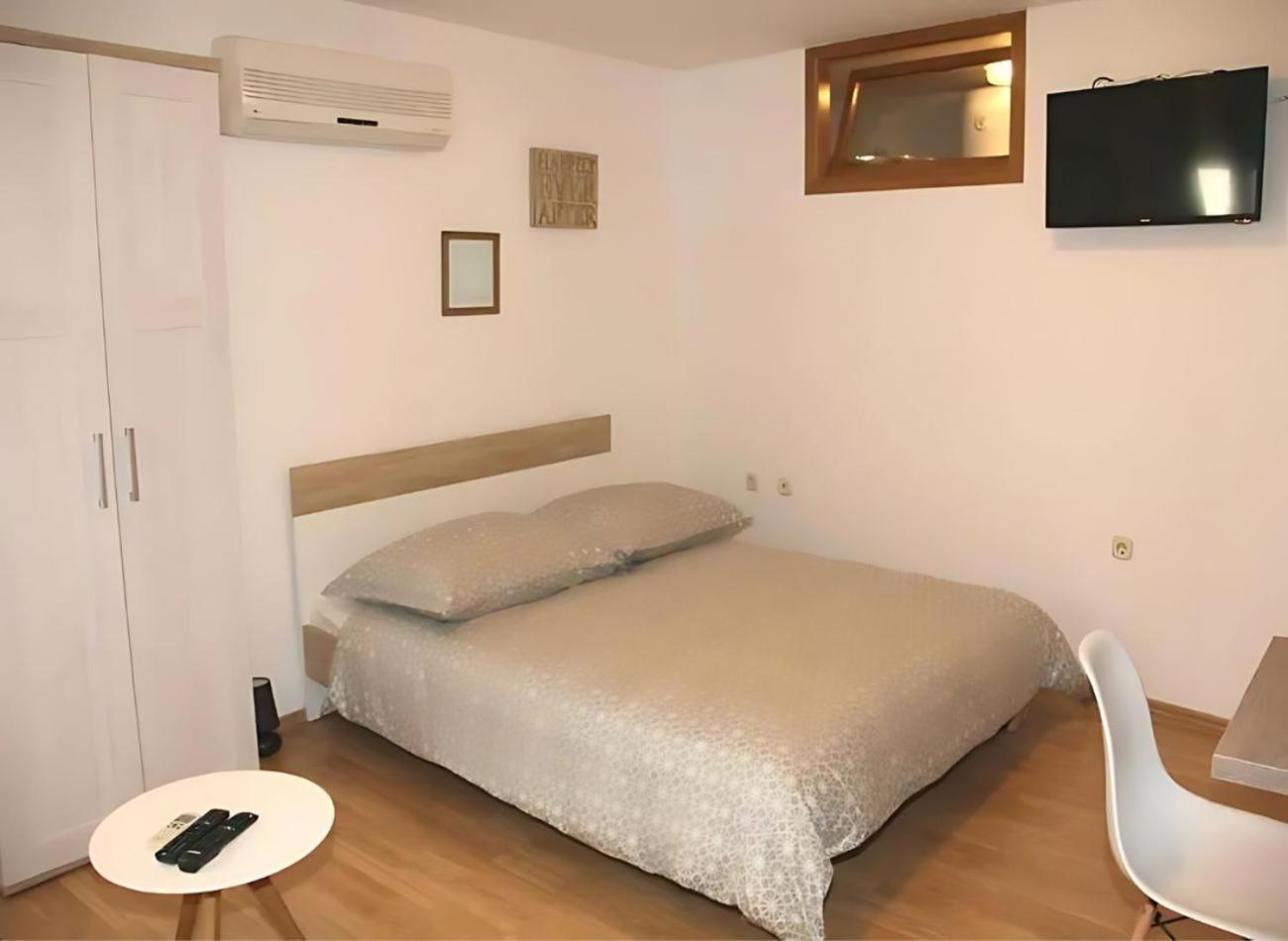 Sunny Rooms And Suites 希贝尼克 外观 照片