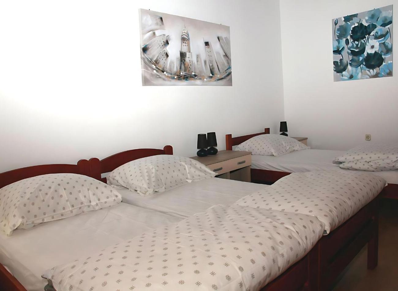 Sunny Rooms And Suites 希贝尼克 外观 照片