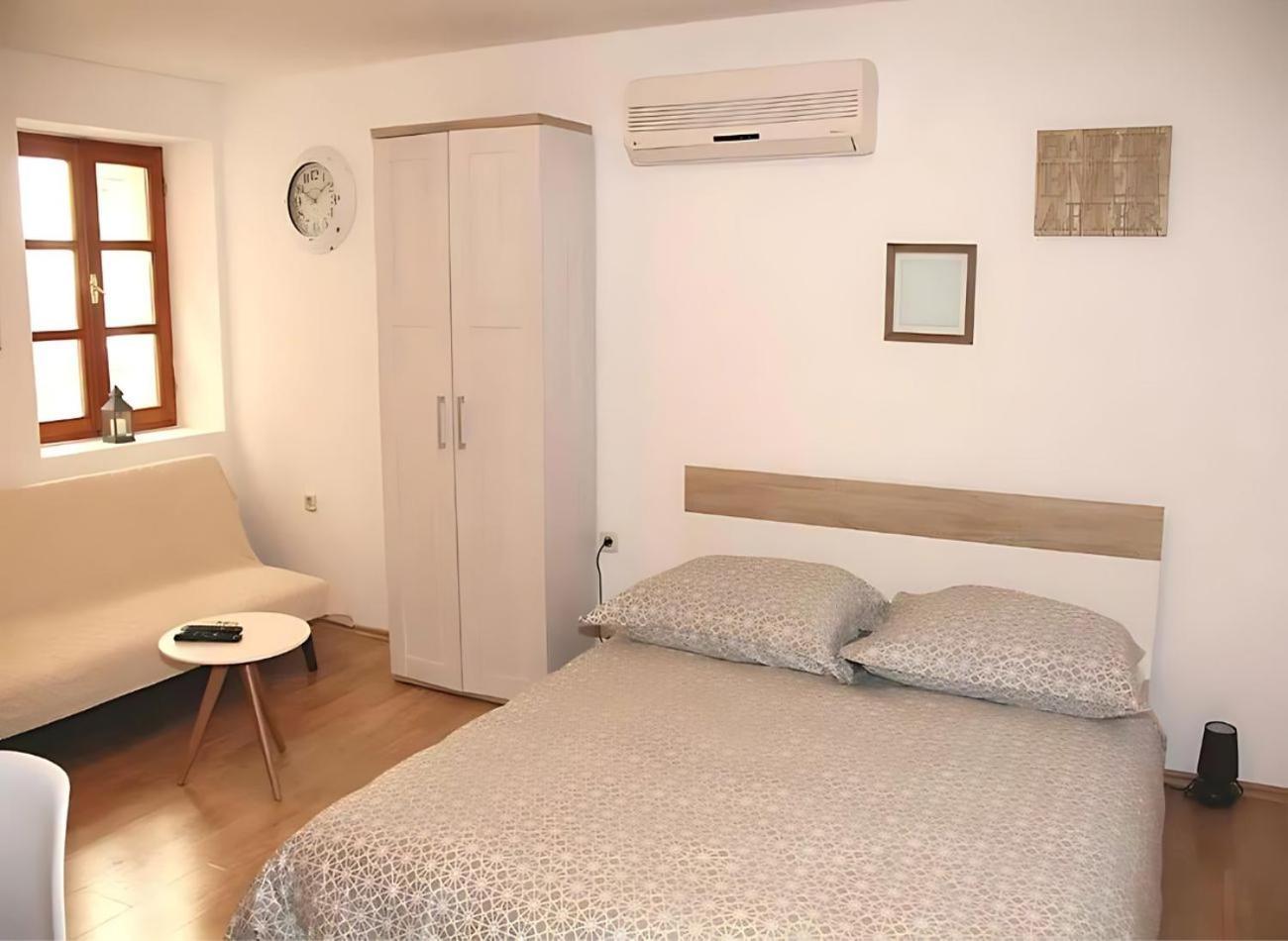 Sunny Rooms And Suites 希贝尼克 外观 照片