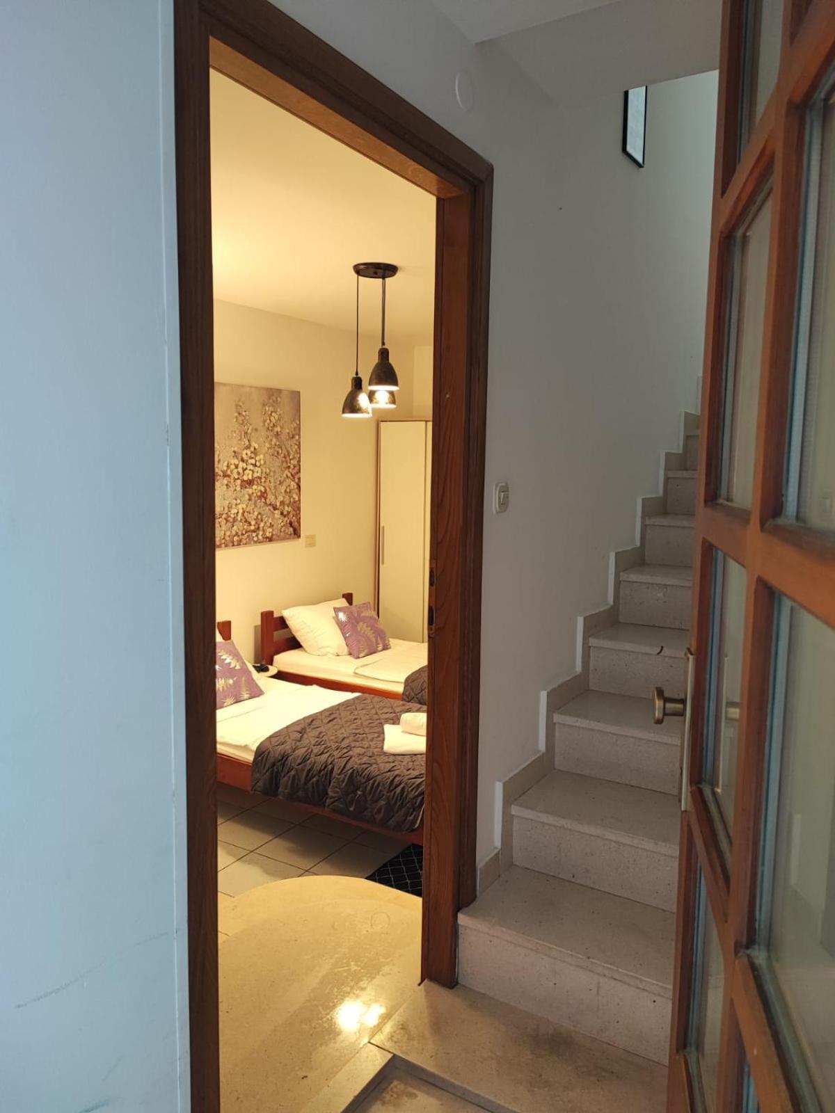 Sunny Rooms And Suites 希贝尼克 外观 照片